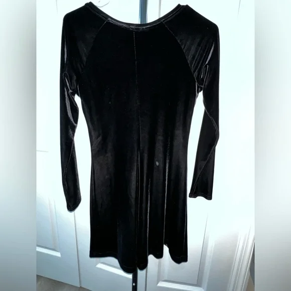 Black dress - Picture 2 of 4